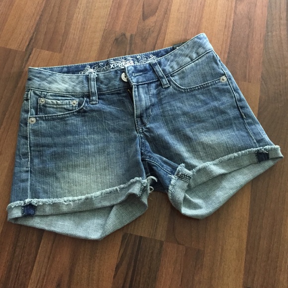 NWT Express Jean Shorts Size 00