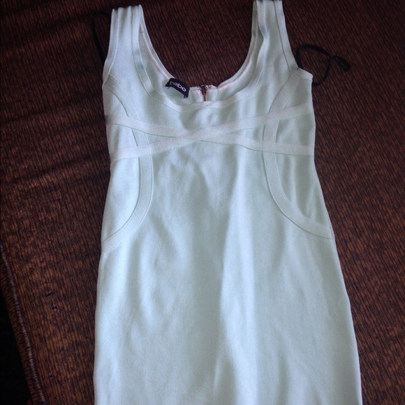Brand new never warn. Bebe Mint top size SMALL.