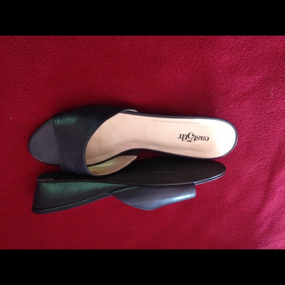 Dark blue small heel sandals - Picture 2 of 4