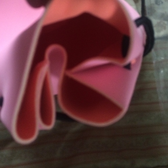 Authentic Triangl Bag - Picture 3 of 3