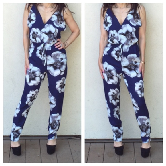 Stunning jumpsuit - Picture 2 of 4