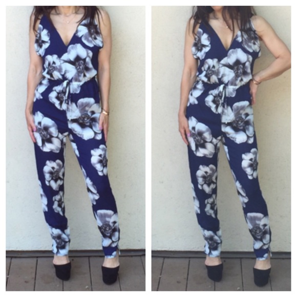 Stunning jumpsuit - Picture 4 of 4