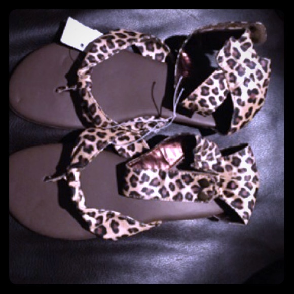Leopard ankle/strap sandals
