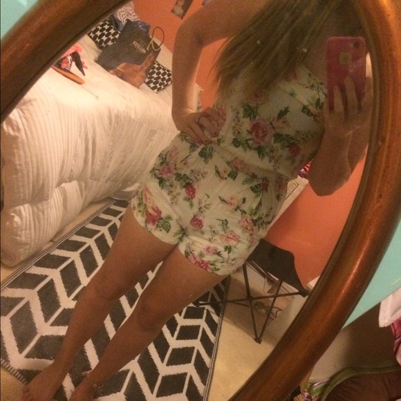 floral romper - Picture 3 of 3