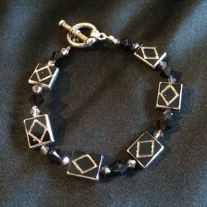 Black geometric bead bracelet