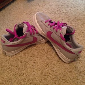 Nike tennis shoes