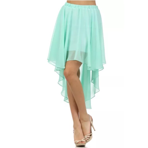 ❌SOLD❌Hi-Low Skirt