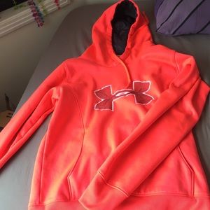 Under Armour Sweatshirt