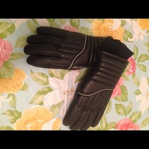 Women's black ski gloves