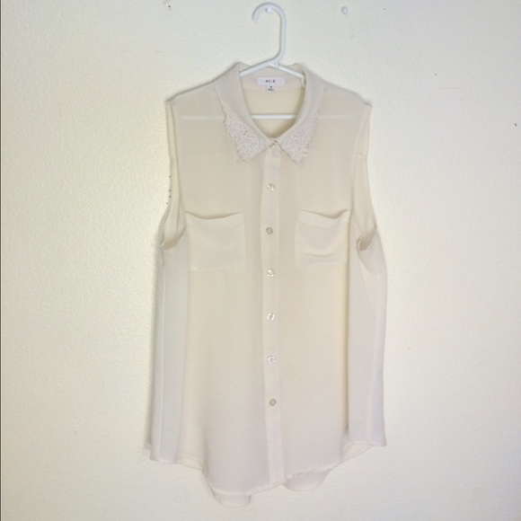 Cream Collared Blouse!
