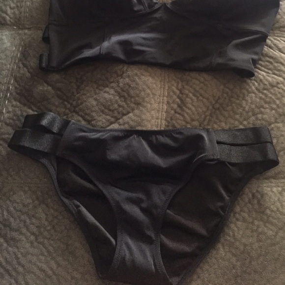 Victoria's Secret bikini bottom Medium - Picture 2 of 4