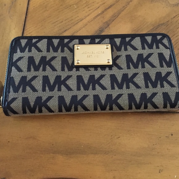 Michael Kors wallet