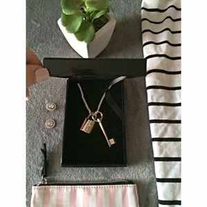HOST PICK Limited-Edition Victoria Secret Necklace