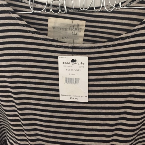 Free people stripped 3/4th top - Picture 2 of 2