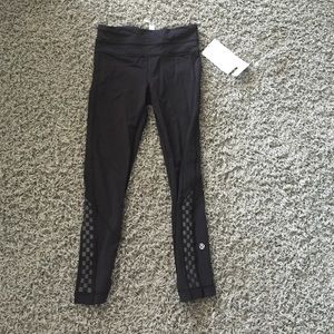 Lulu lemon leggings with checkered bottoms