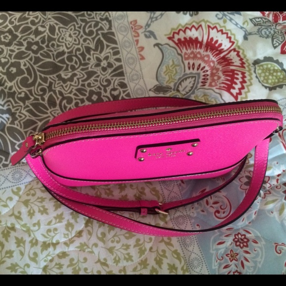 🔥FLASH SALE🔥 ✨HP✨ Kate  Spade Crossbody💝 - Picture 2 of 4