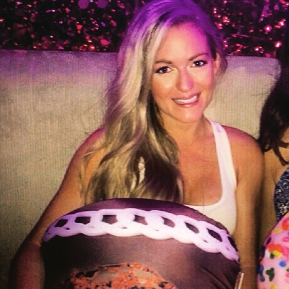 🎀 Meet Your Posher, Shara 🎀 - Picture 4 of 13