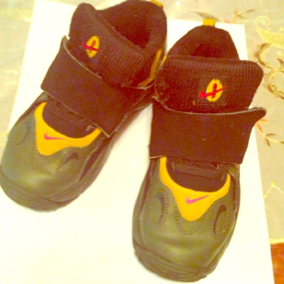 Nike diamond surf size. 10C KIDS
