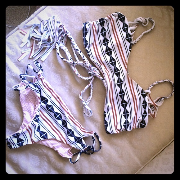 Acacia Bikini, Tapa print (top and bottom)