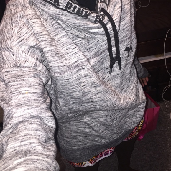 RARE VS PINK sweatshirt