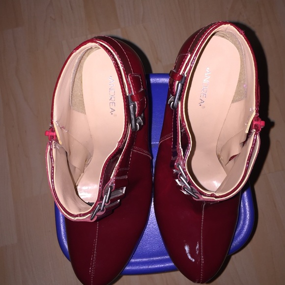 HIGH HEELS SHORT BURGUNDY BOOTS SIZE 9" - Picture 2 of 4