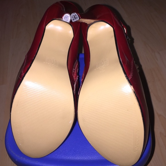 HIGH HEELS SHORT BURGUNDY BOOTS SIZE 9" - Picture 4 of 4