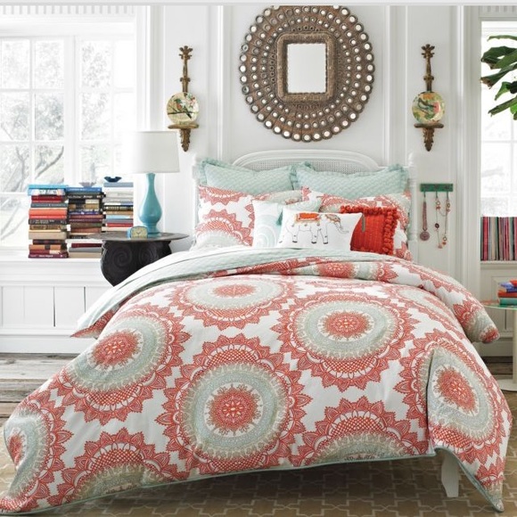 **SOLD*** Twin XL comforter like new condition!!!