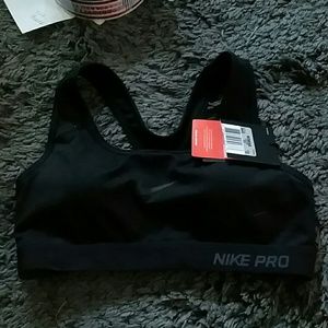 Black nike sports bra