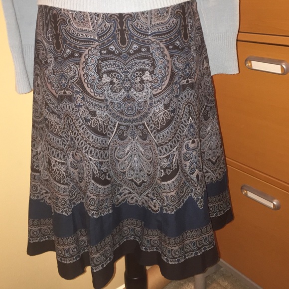 Ann Taylor Petites skirt - Picture 2 of 4