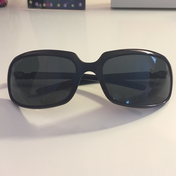 🚫SOLD🚫 Dolce and Gabbana Sunglasses - Picture 2 of 4