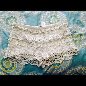 White lace shorts 🌸💜