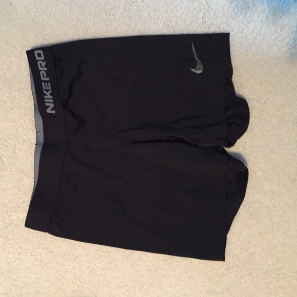 Black Nike Pros