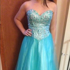 Size 6 - Blue Jovani prom dress. Pageant dress
