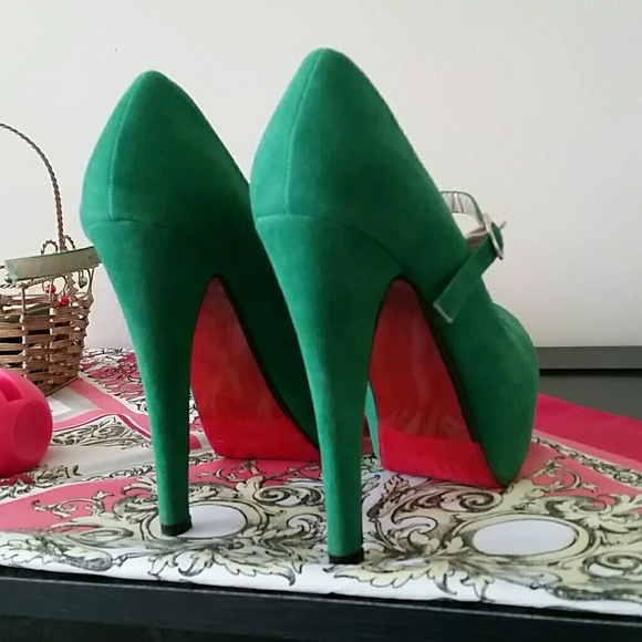 High heels - Picture 3 of 4