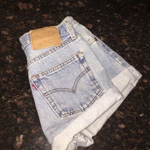 High waisted Levi shorts W 27"