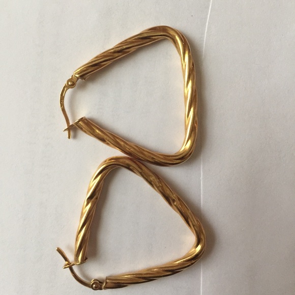 Real 14krt gold triangle style earrings