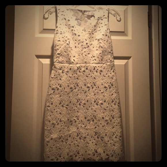 Gorgeous scalloped lace dress