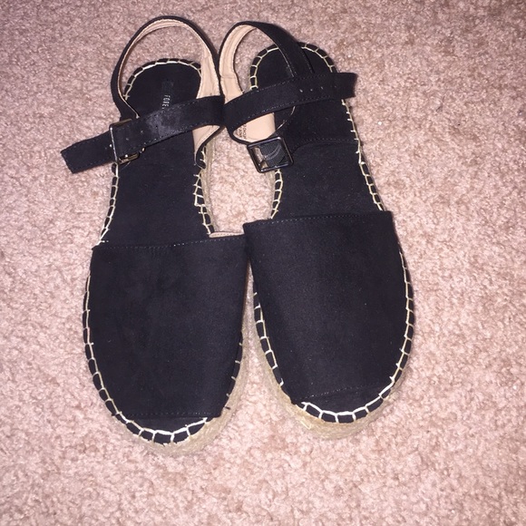 NWOT Forever 21 peep toe chunky espadrilles