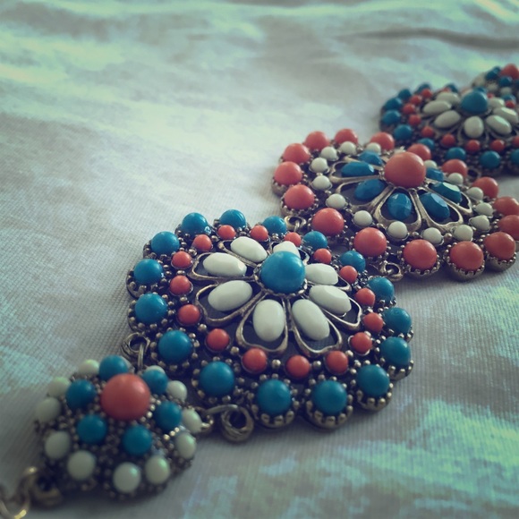 Vintage flower bracelet