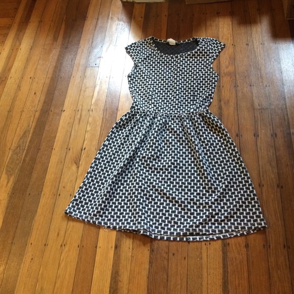 Cute dark grey and white dress