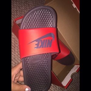 black and red nike slides