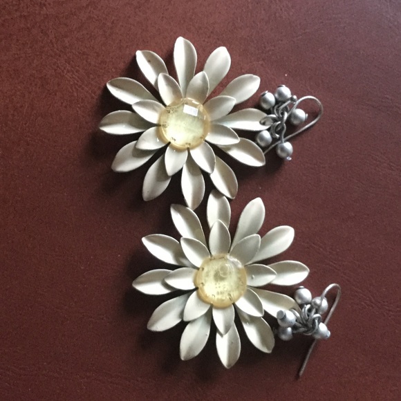 Flower earrings! NWOT