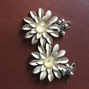 Flower earrings! NWOT