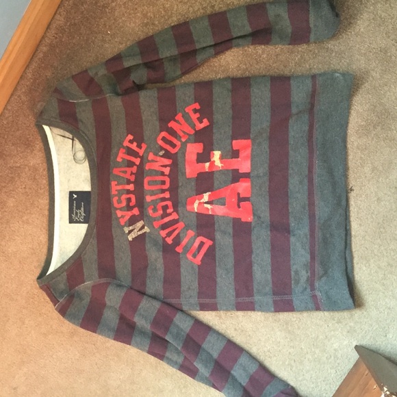 American eagle crew neck