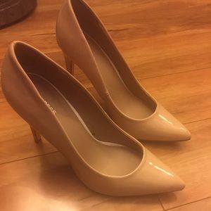 Express woman's nude shoes