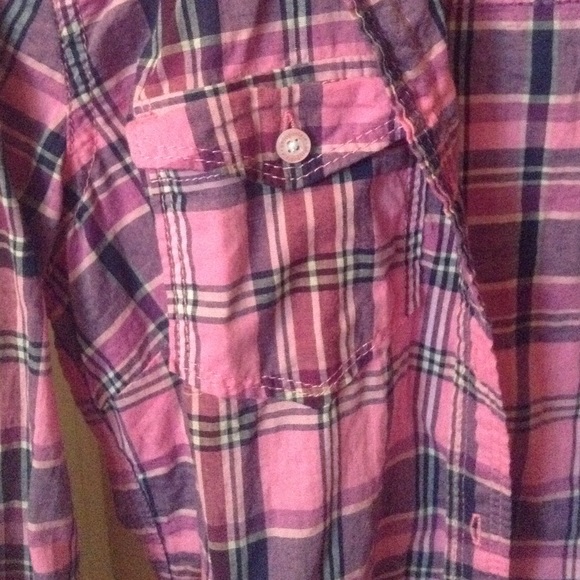 Pink and black Aeropostale flannel - Picture 2 of 3