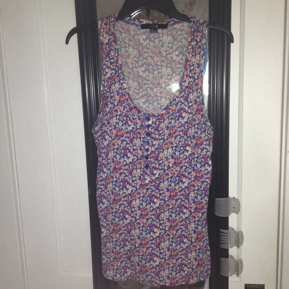 Forever 21 Tops - Forever 21 Floral Tank Top
