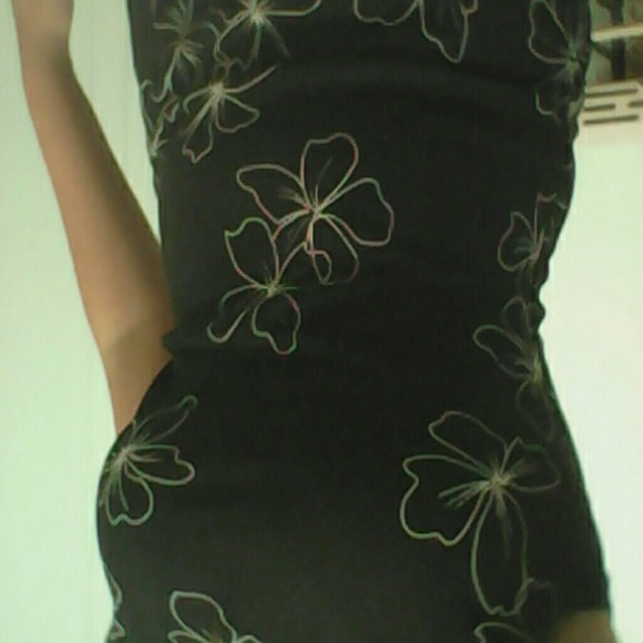 Black dress - Picture 2 of 2