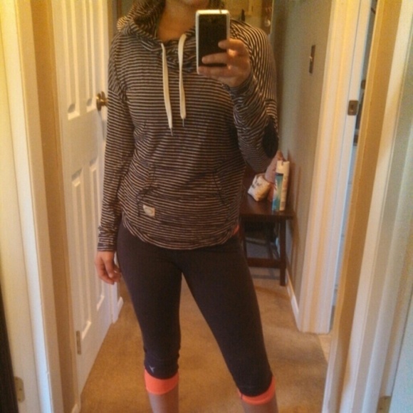 H&M hoodie - Picture 3 of 4