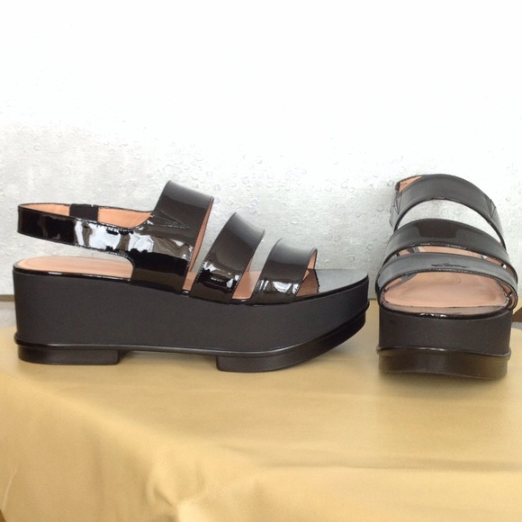 SOLD!!Robert Clergerie Fifre black flatform sandal